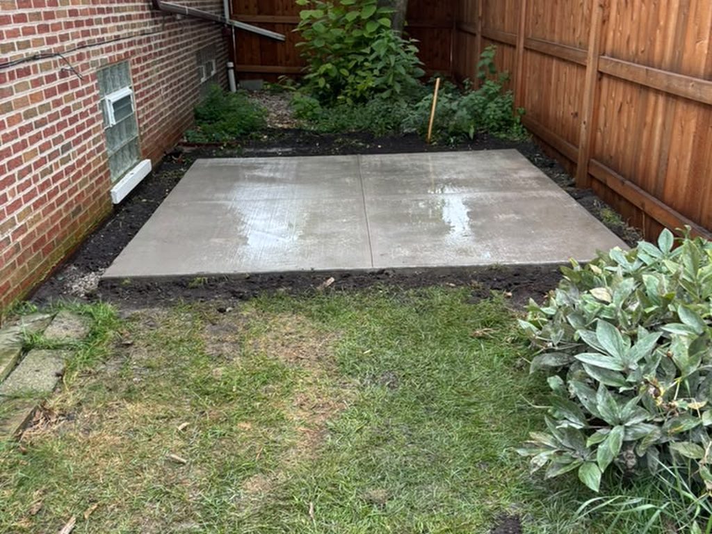 Finished broom-finish concrete patio slab — Chicago, IL